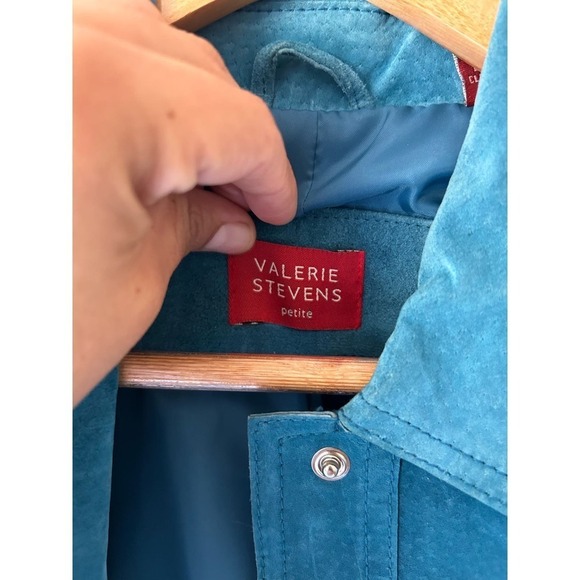 Valerie Steven’s Teal Suede Leather Jacket - Picture 3 of 5